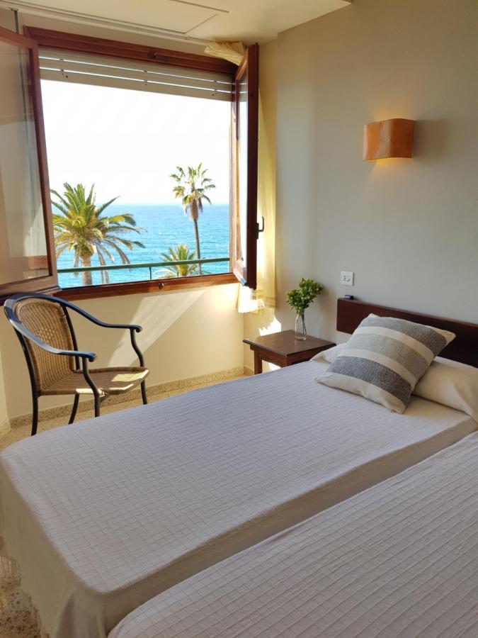 Hotel Maeva ,1 Star B&B Lloret de Mar Bagian luar foto
