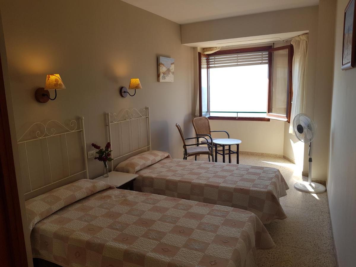 Hotel Maeva ,1 Star B&B Lloret de Mar Bagian luar foto