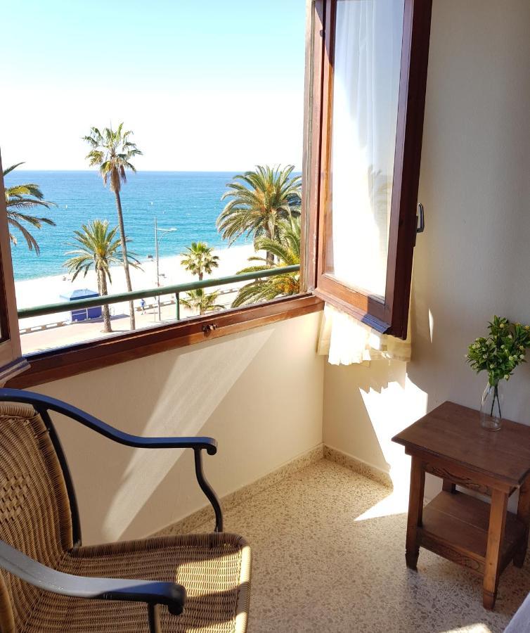 Hotel Maeva ,1 Star B&B Lloret de Mar Bagian luar foto